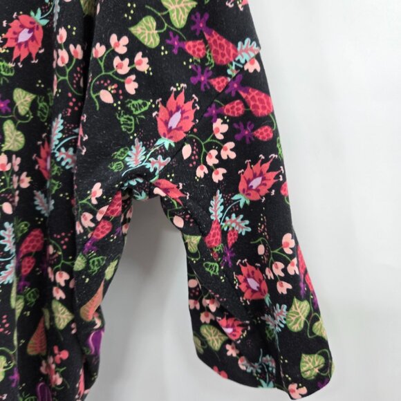 LuLaRoe Dark Floral Oversized Short Sleeved Tunic Top Small - Picture 5 of 6